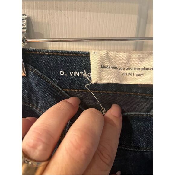 DL1961 DL Vintage Zoie Wide Leg Relaxed Jeans in Seacliff Laser Print Sz 24 NWT - Picture 7 of 13